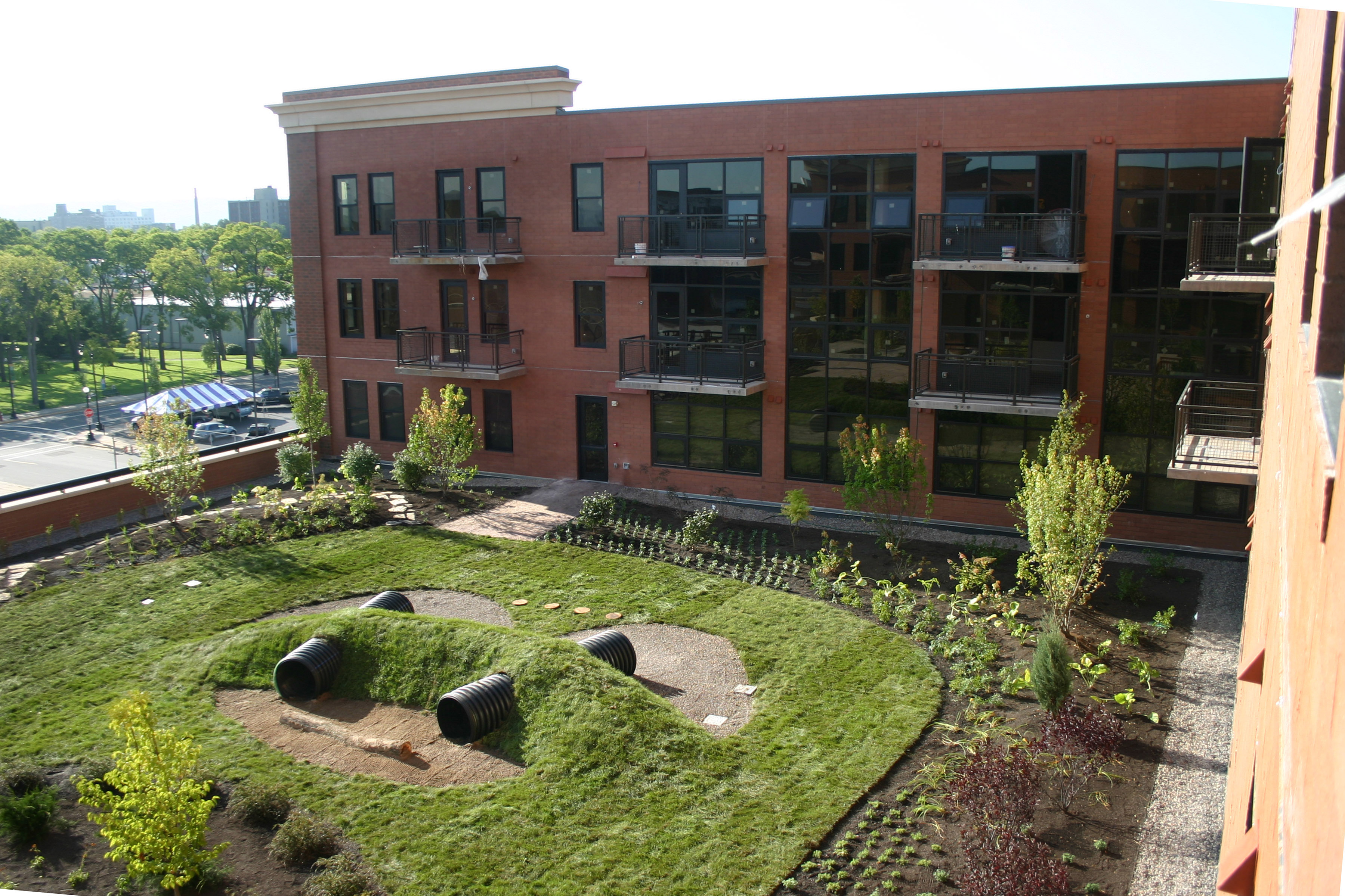 Aerial image of the rooftop garden of the Grand River station in the city of La Crosse